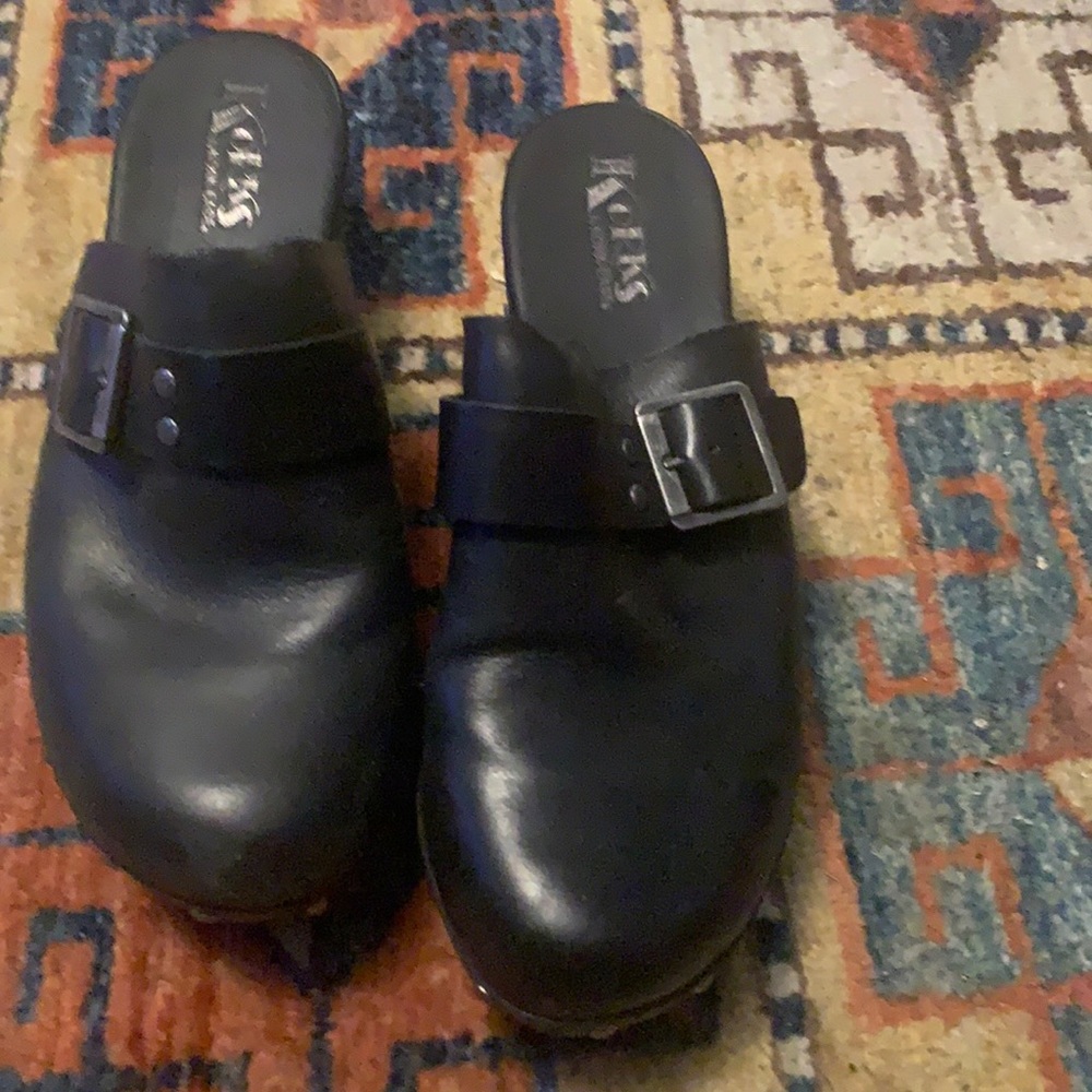 Women’s Black Leather Clogs
